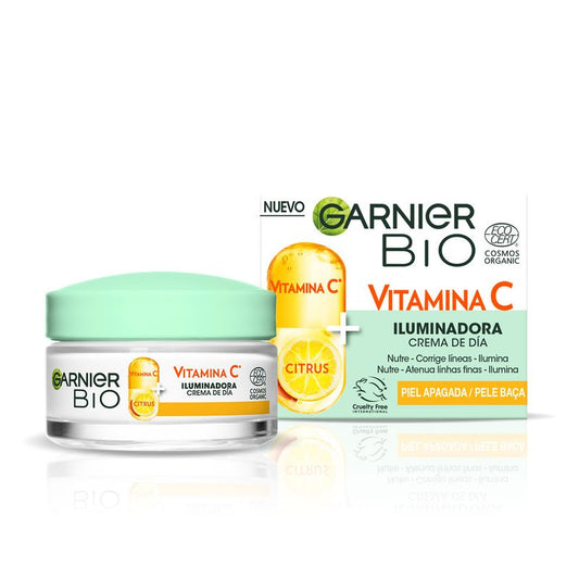 Garnier Crema De Día Iluminadora Con Vitamina C, Nutre, Corrige Líneas Y Potencia La Luminosidad Día Tras Día.